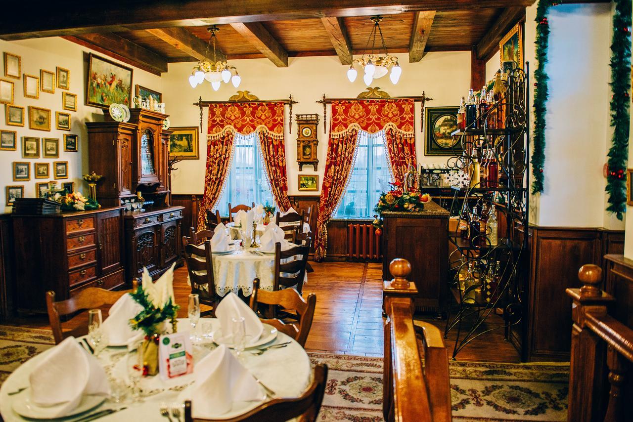 Antique House Hotel Dubno Exteriör bild