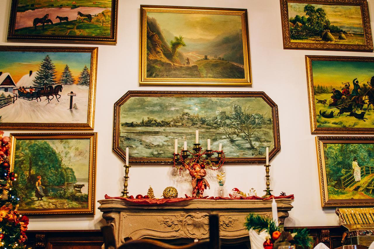 Antique House Hotel Dubno Exteriör bild
